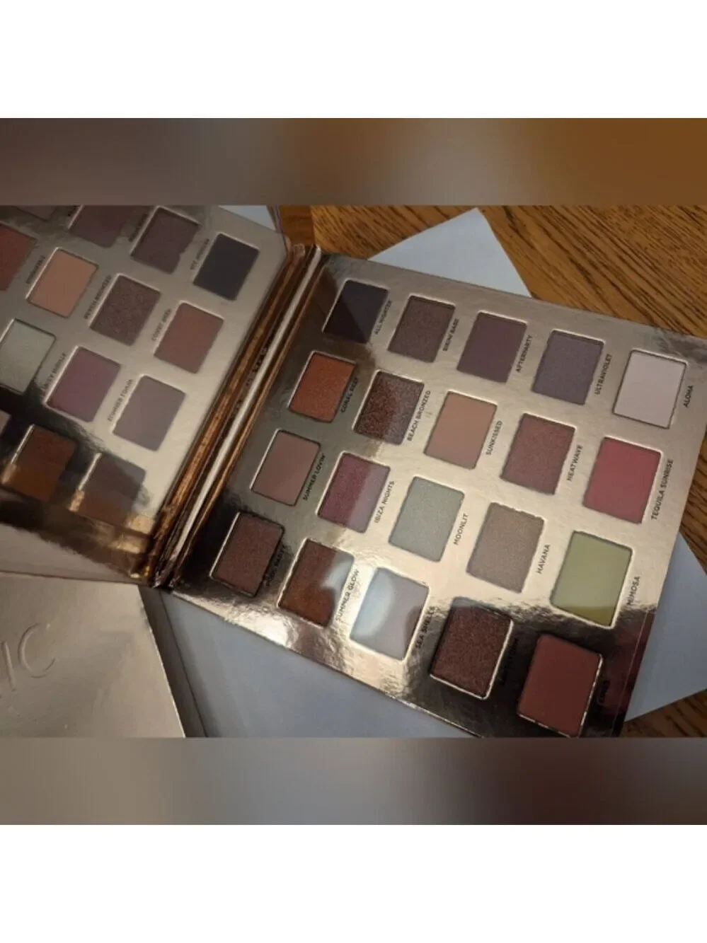 Iconic London Sunset To Sunrise Eyeshadow Palette Size: 20 x 1.6 g, Full Size